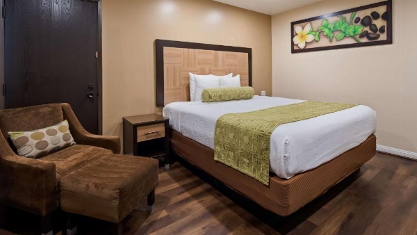 Best Western Plus Glendale image 13