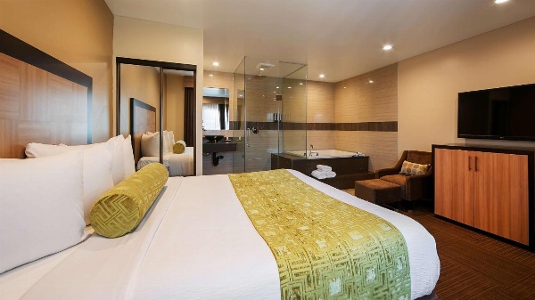 Best Western Plus Glendale image 3